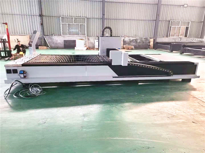 信爾臺式數(shù)控激光切割機004